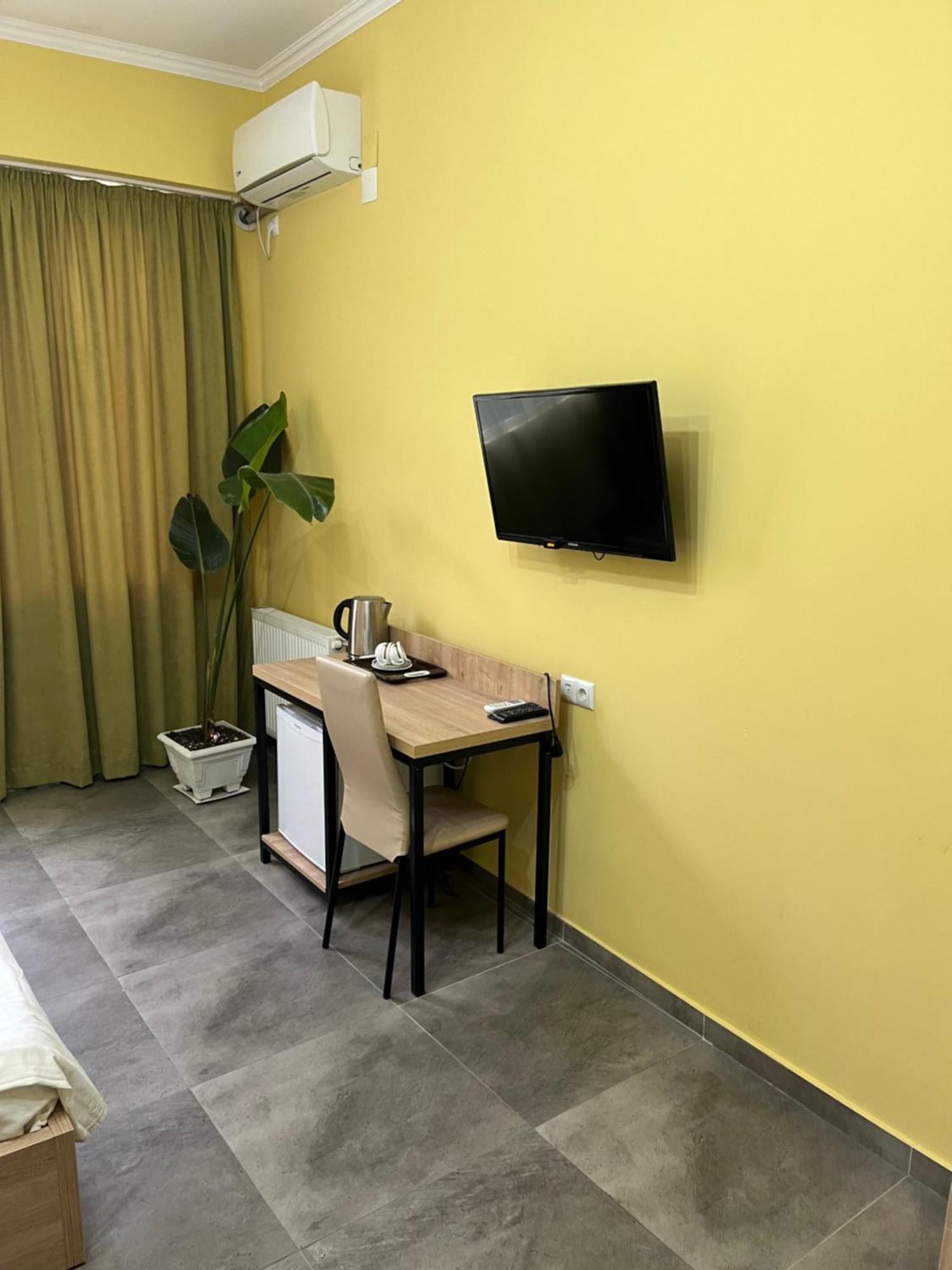 Отель WESTAY Тбилиси Экстерьер фото