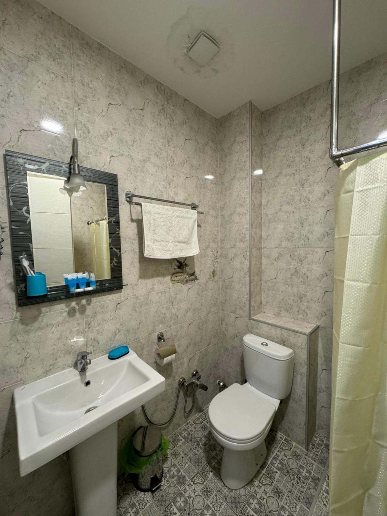 Отель WESTAY Тбилиси Экстерьер фото