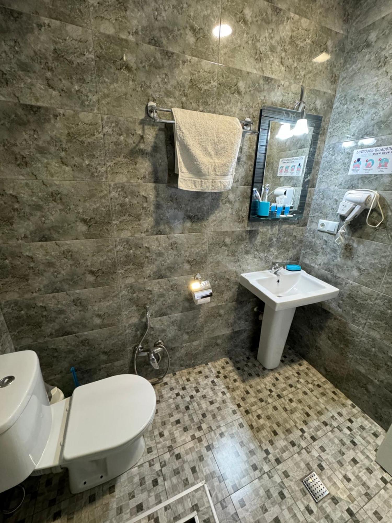 Отель WESTAY Тбилиси Экстерьер фото