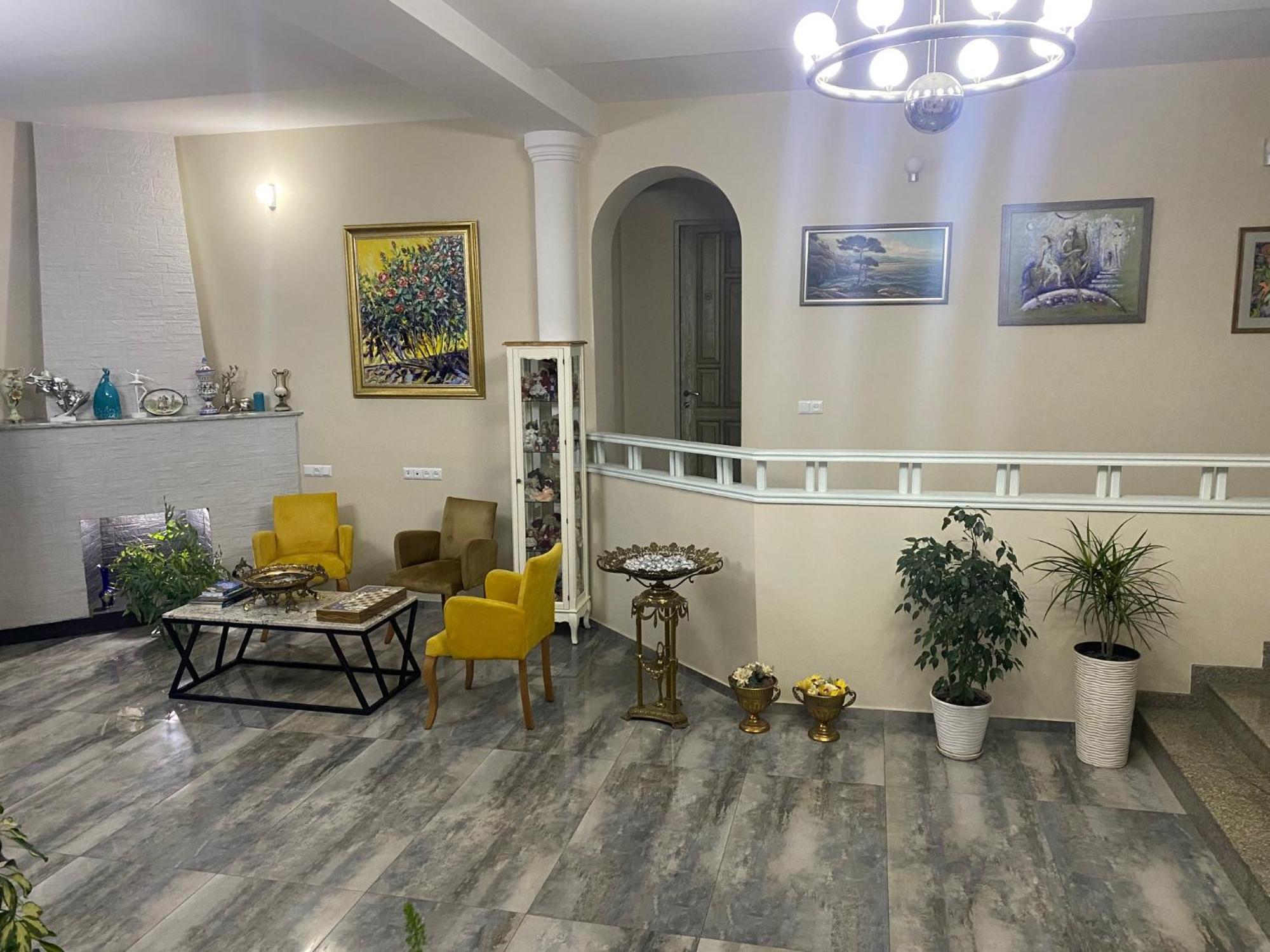 Отель WESTAY Тбилиси Экстерьер фото