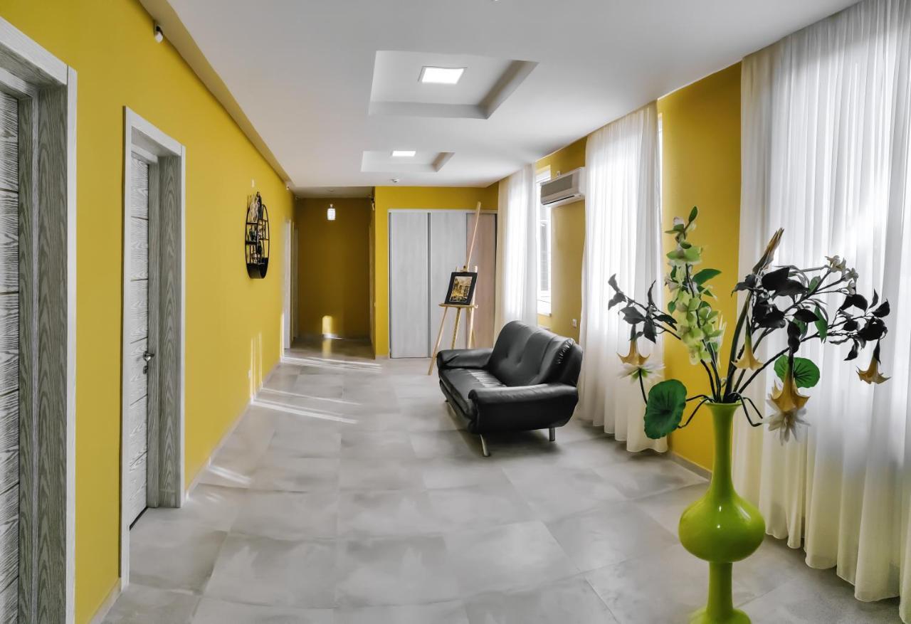 Отель WESTAY Тбилиси Экстерьер фото