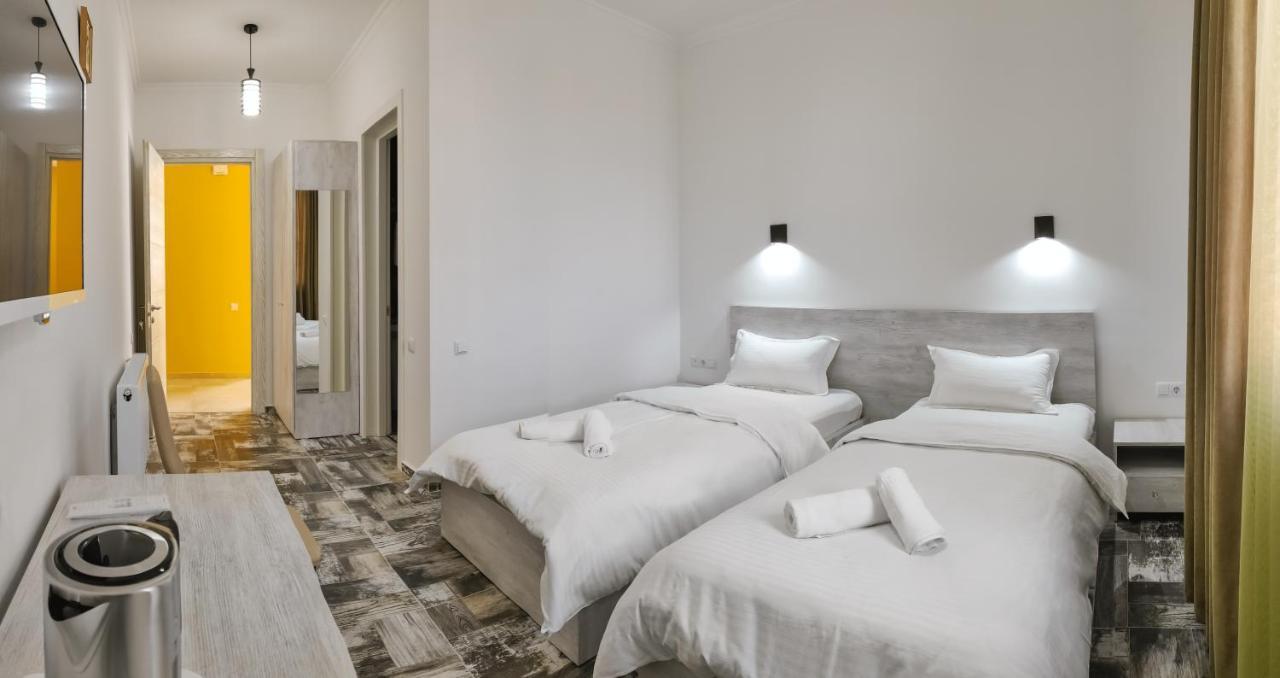 Отель WESTAY Тбилиси Экстерьер фото