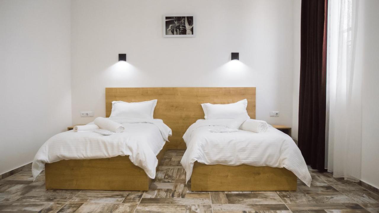 Отель WESTAY Тбилиси Экстерьер фото